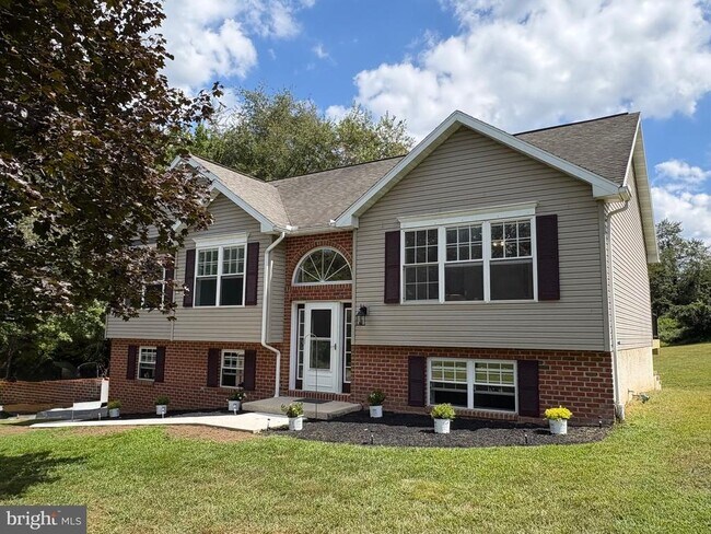 Foto del edificio - 737 Denton Hollow Rd
