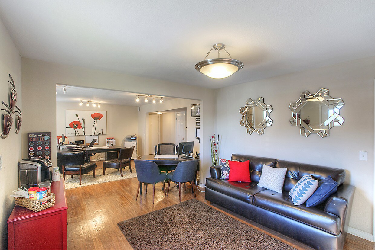 Wilshire Lofts and Townhomes Apartments in Oklahoma City, OK