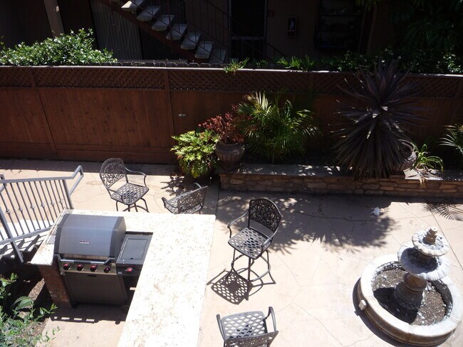 Building Photo - Talmadge Villas 1 Bedroom for Rent!