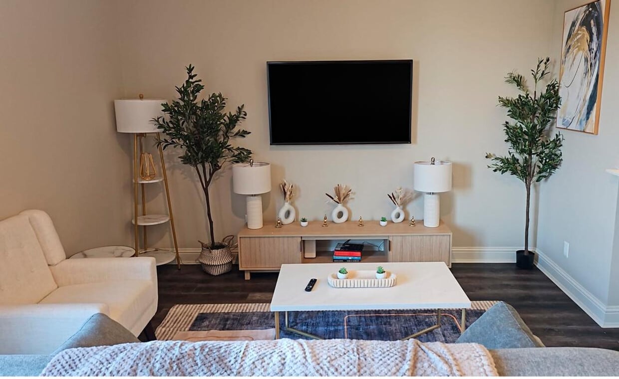 Primary Photo - 112 N Boston Ave