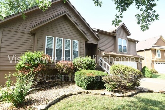 Building Photo - 15325 Riley St