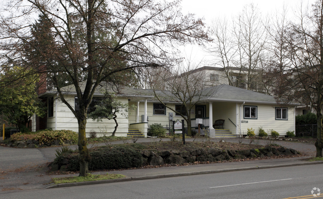 Foto principal - 12722 NE 15th Ave