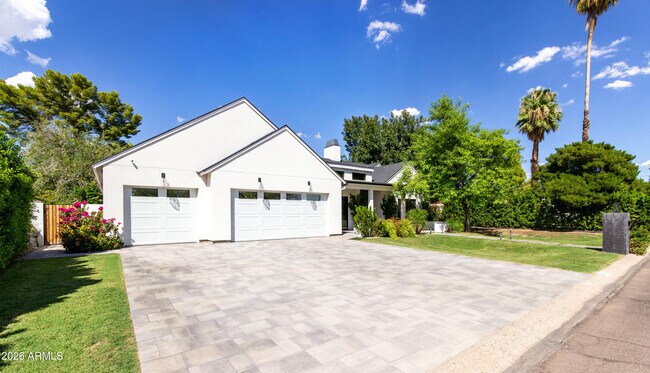 Foto del edificio - 2912 E Pierson St