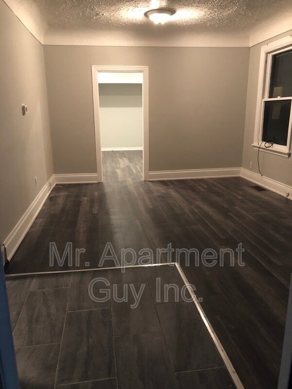 Building Photo - 163 E 5th St