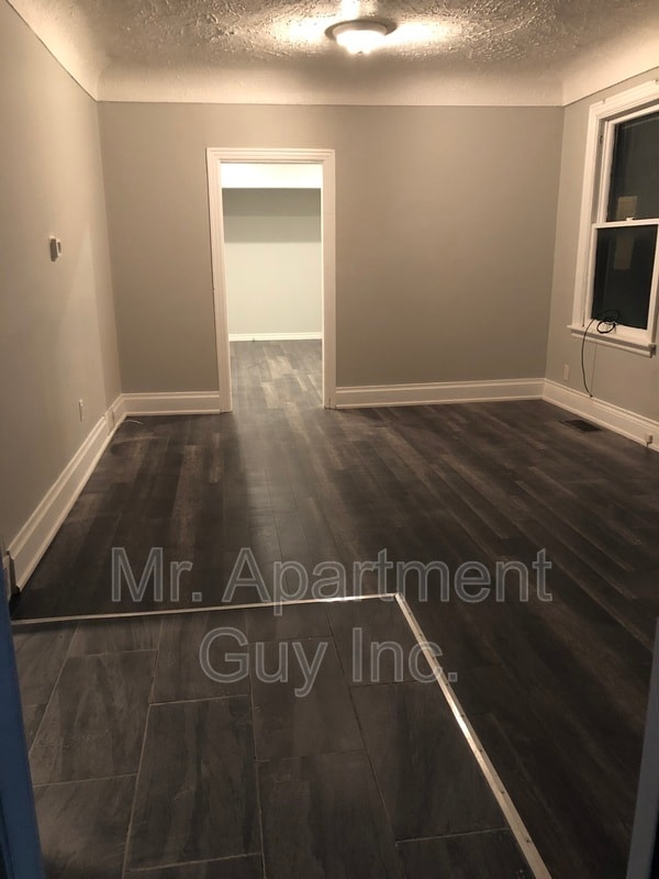 Photo du bâtiment - 163 E 5th St