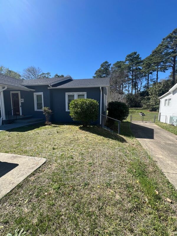 Building Photo - 134 John St