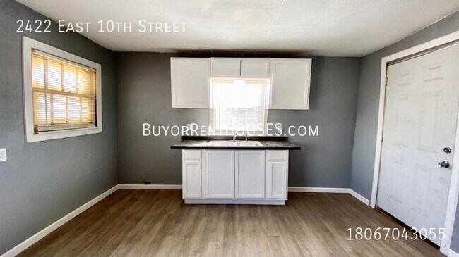 Foto del edificio - Handyman Special $99 Move in + Admin Fee /...