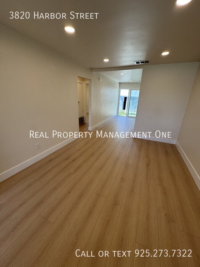 Building Photo - 3820 Harbor St