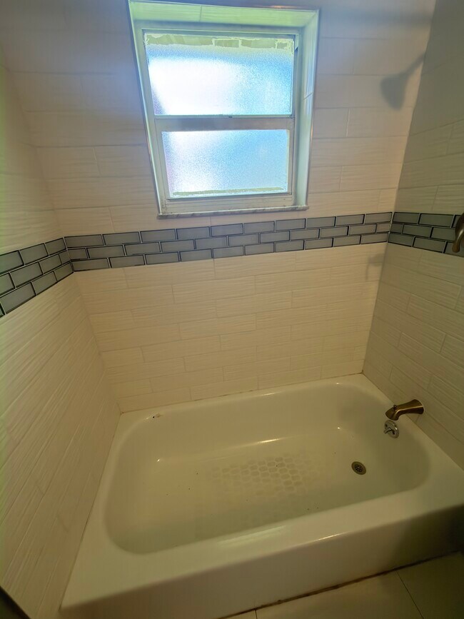 Building Photo - 1302 Ariana Woods Cir