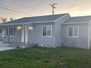 Primary Photo - 3501 Fashion Ave