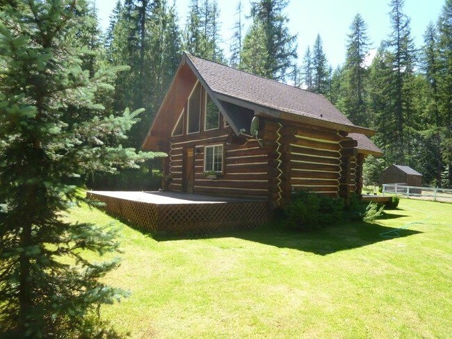 Foto del edificio - 597 Dry Creek Rd