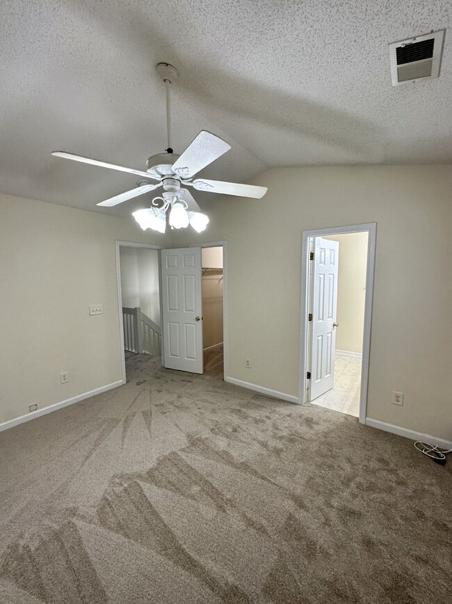 Foto del edificio - Cozy 2BR/2.5 Bath Townhouse in Holly Ridge