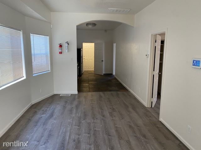 Building Photo - 2 br, 1 bath House - 2615 Market St