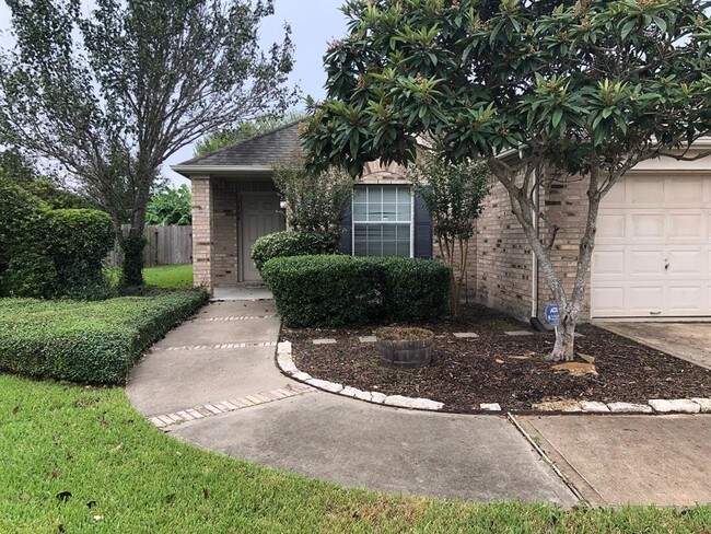 Foto del edificio - 3404 Pheasant Ln