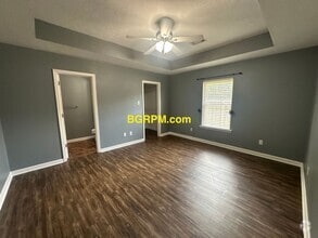 Building Photo - 31 Willow Lake Dr