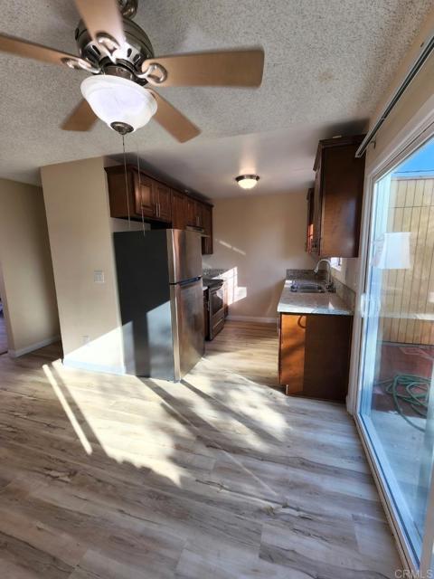 Foto del edificio - 3044 E 16th St