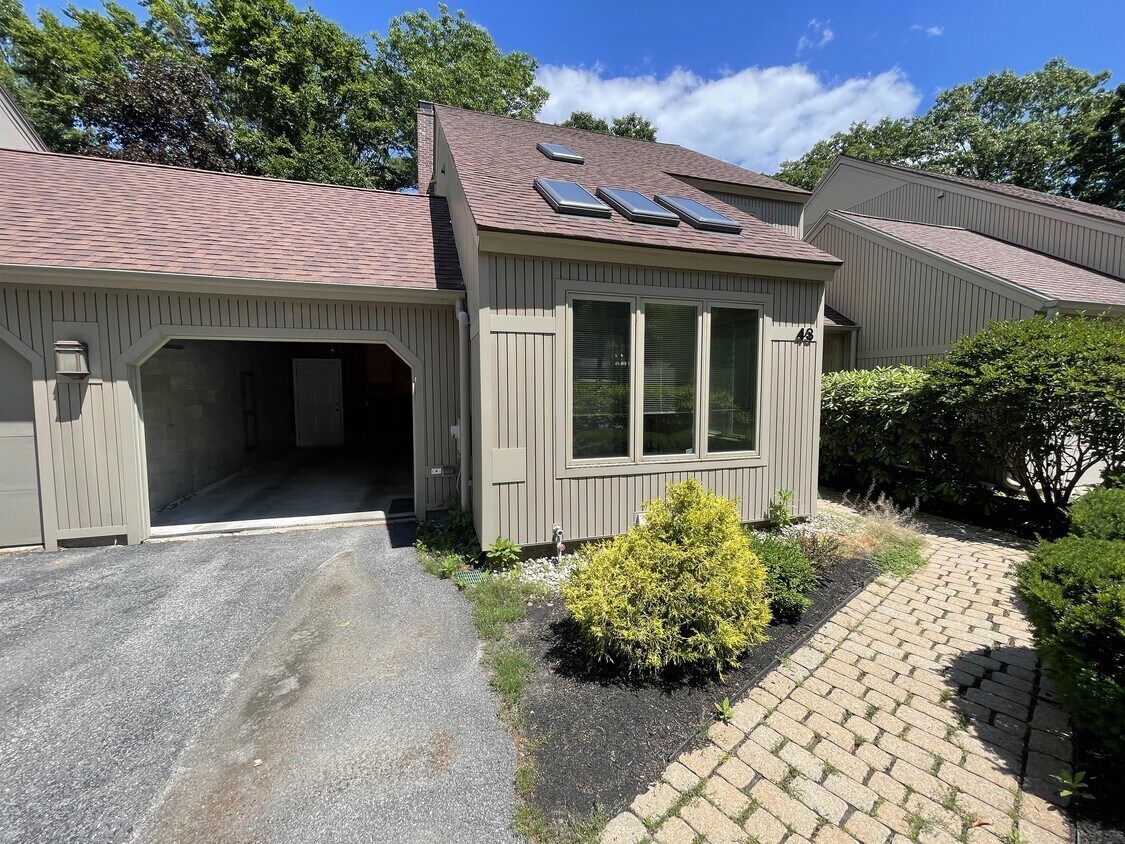 Primary Photo - 43 Wildwood Dr