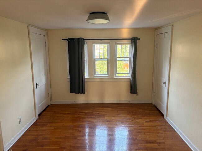 Foto del edificio - 1027 Benjamin Ave SE