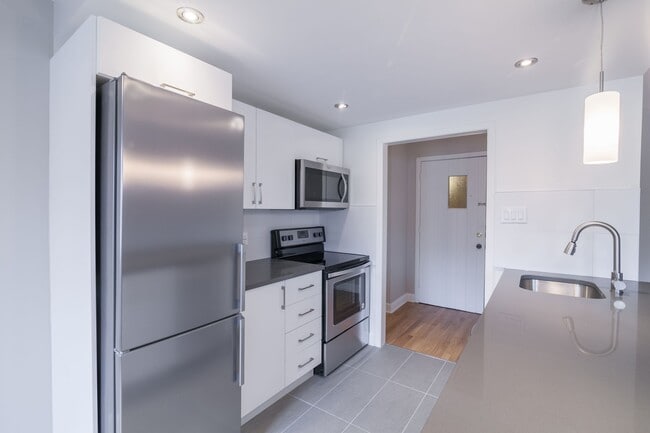 Photo du bâtiment - 1525 Av. Victoria