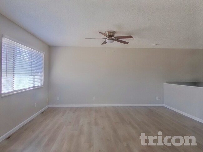 Foto del edificio - 2240 27th Ave Ct