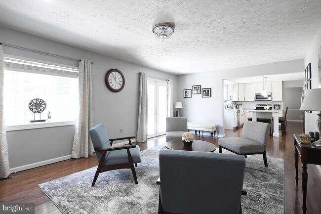 Foto del edificio - 1342 Crofton Dr