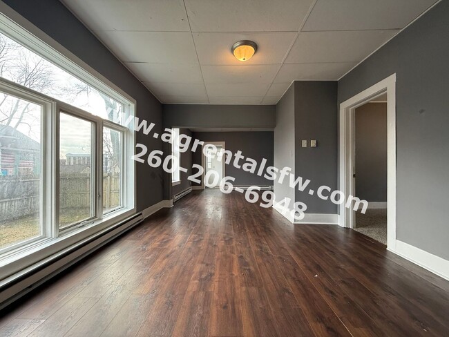 Building Photo - 3 Bedroom House - $300 off first month's rent