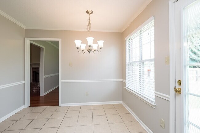 Foto del edificio - 1640 Saddle Ln