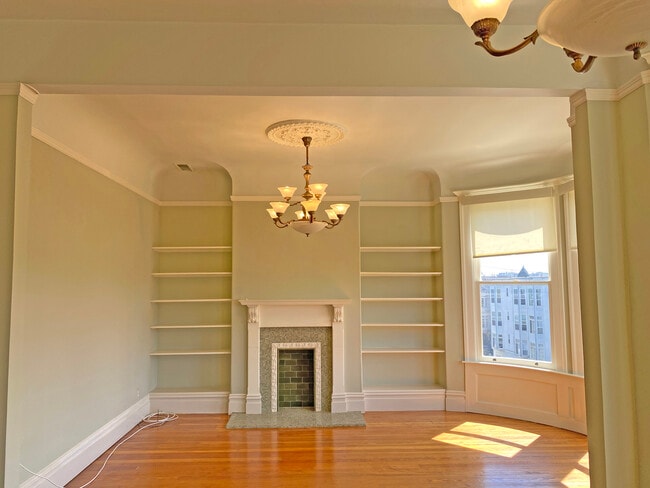 Building Photo - 2854 Sacramento St