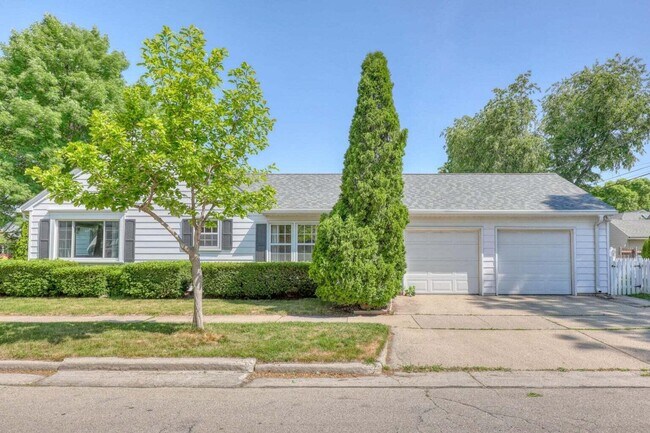 Building Photo - 5100 N Idlewild Ave