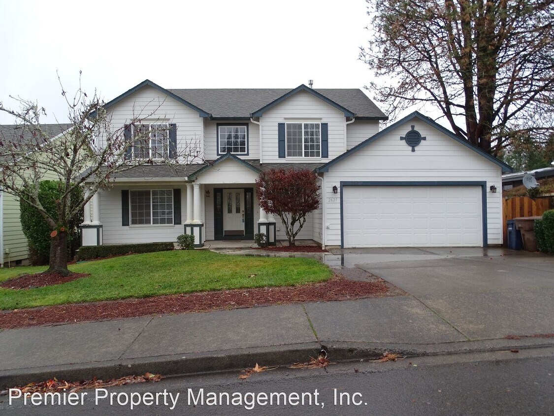 4 br, 2.5 bath House - 2627 NW 37TH AVE