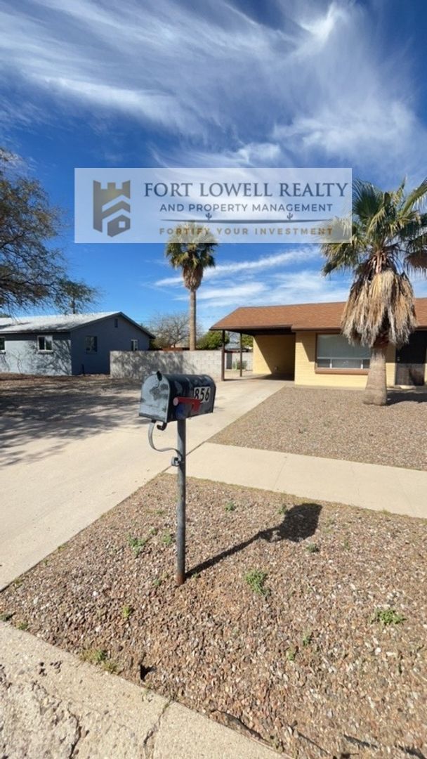 Foto del edificio - Coming Soon! 3 bedroom/2 bath large yard