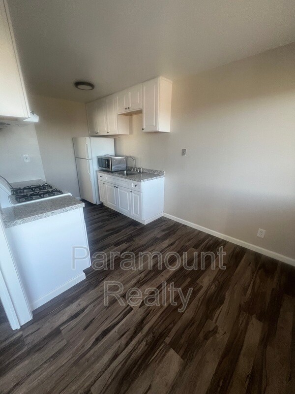 Building Photo - 25648 Springs Dr