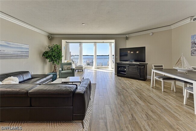 Foto del edificio - 4975 Bonita Beach Rd SW