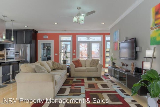 Foto del edificio - 4 br, 2.5 bath House - 1014 Brooklyn Ave.