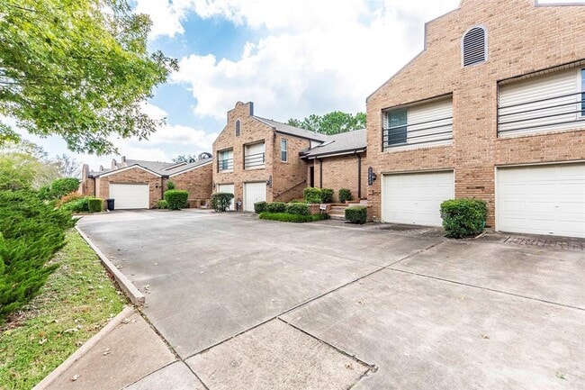 Building Photo - 15842 Seahorse Dr