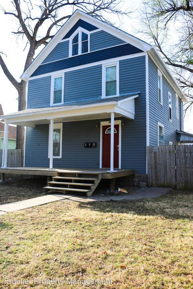 Building Photo - 923 Osage St