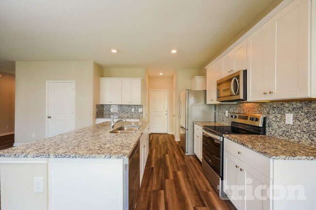 Building Photo - 14624 Maple Ter