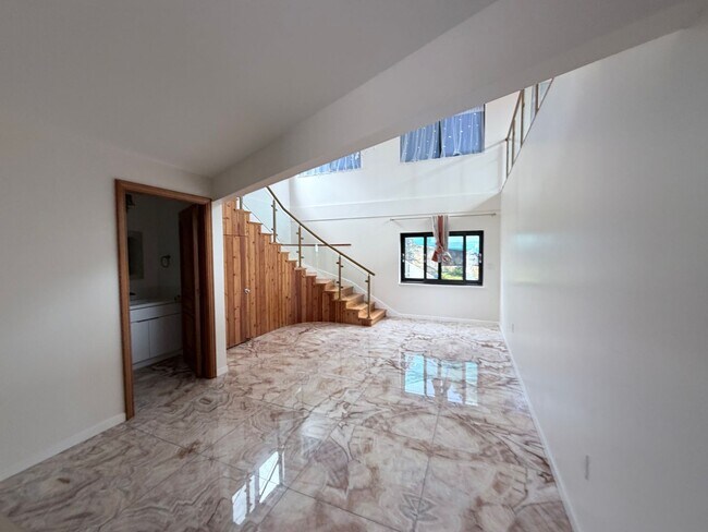 Foto del edificio - 2045 Mott Smith Dr