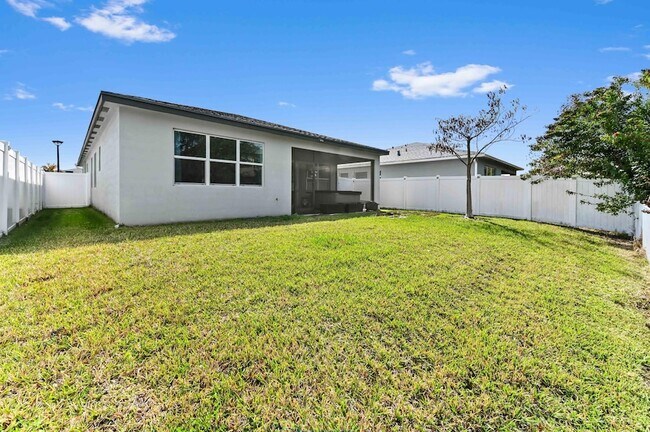 Foto del edificio - 11381 SW Lyra Dr.