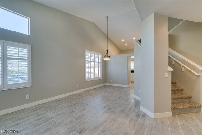 Foto del edificio - 2452 Silver Blossom Ln