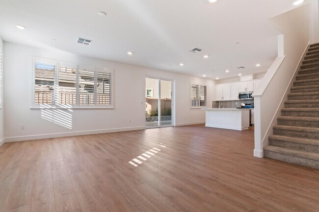 Building Photo - 3012 Vasquez Ct