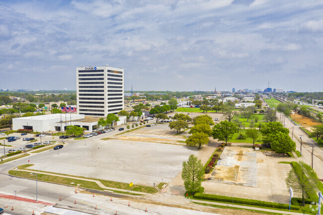 Building Photo - Belt and Main