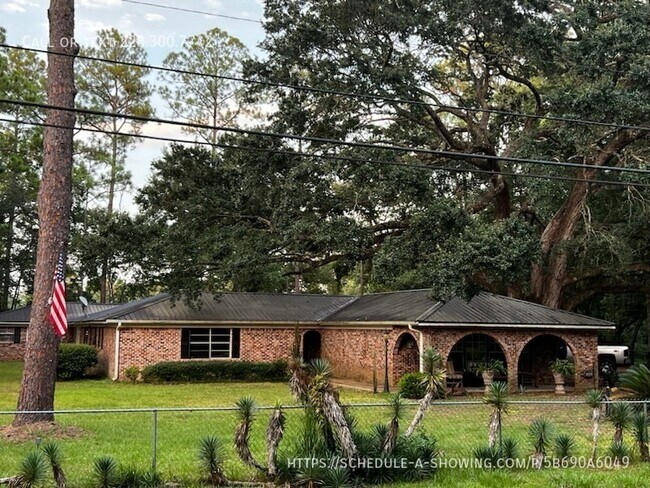 Foto del edificio - 9708 Forts Lake Rd