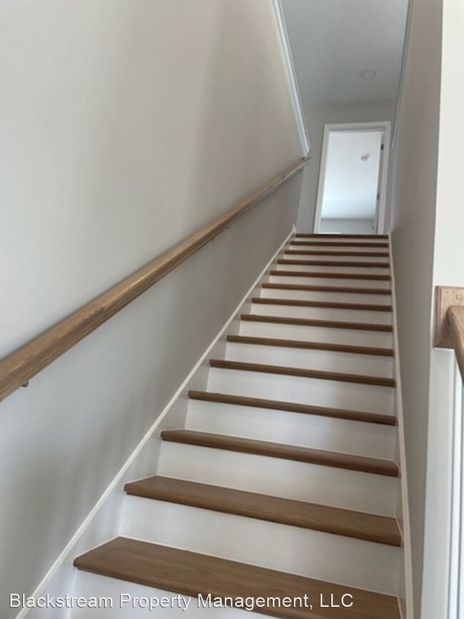 Building Photo - 3 br, 2.5 bath House - 330 Stirrup Court