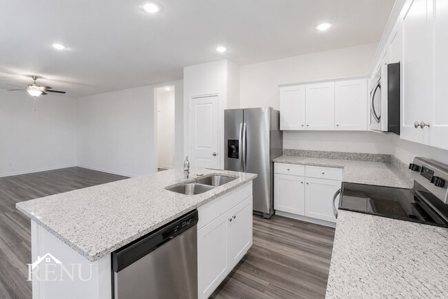 Foto del edificio - 6124 Harrah Ln