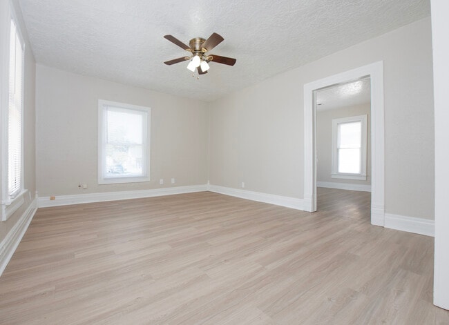 Building Photo - 422 E Eufaula St