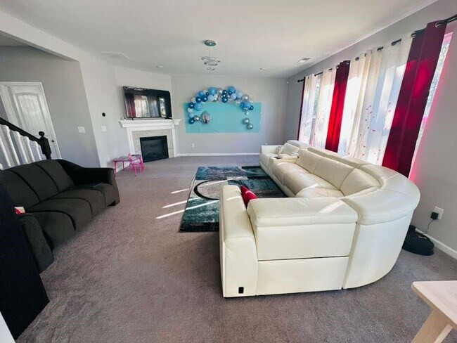 Foto del edificio - 8035 Stiner Grv