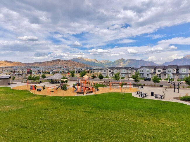 Foto del edificio - Spacious 3 Bed, 2 Bath Condo in The Exchange – Lehi, UT