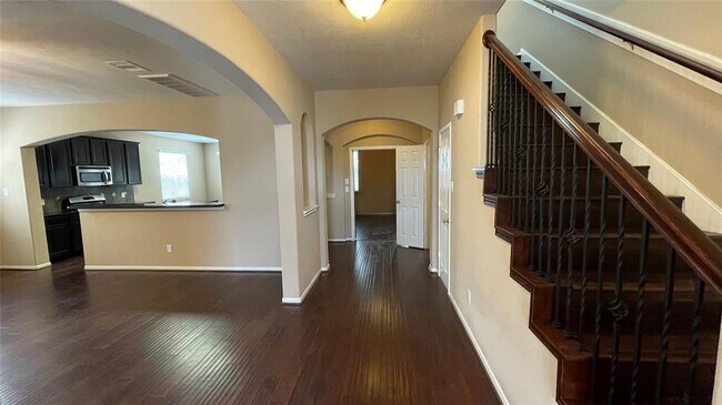 Building Photo - 6531 Wilshire Ridge
