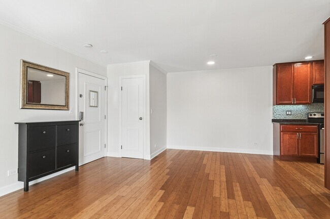 Building Photo - 4704 Euclid Ave